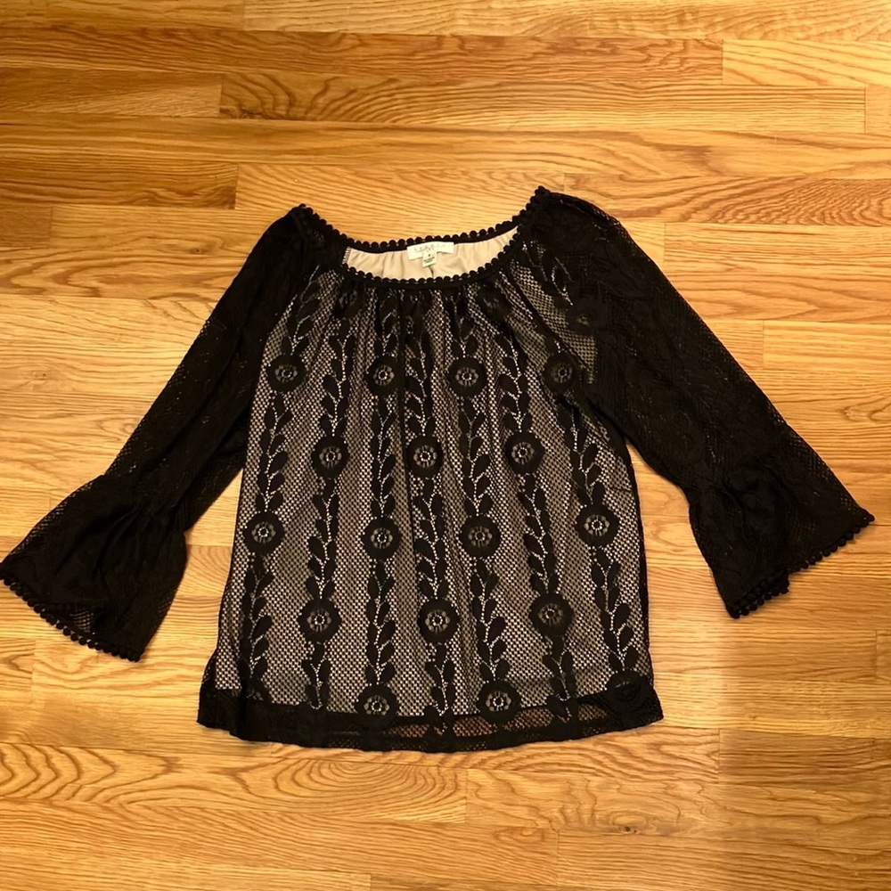 Women’s Small Studio JPR black lace top